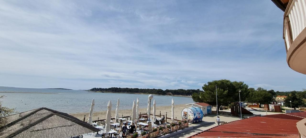 Sand Beach Apartment Idila Medulin Exterior photo